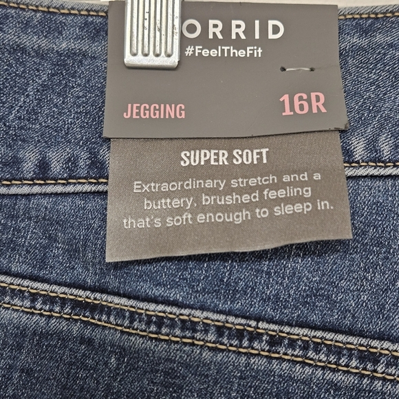 35 NWT TORRID HIGH-RISE DISTRESSED JEGGINGS WOMEN'S PLUS SIZE 16R - Picture 12 of 13